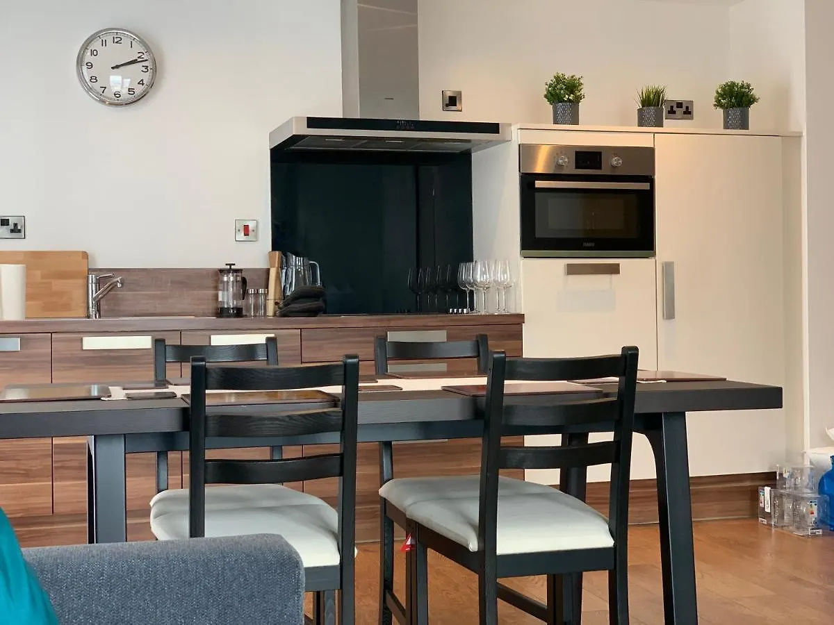 Live It Up In This 14Th Floor Open Plan Apartment With Amazing City Views, Sleeps Up To 6 People! Sheffield Royaume-Uni